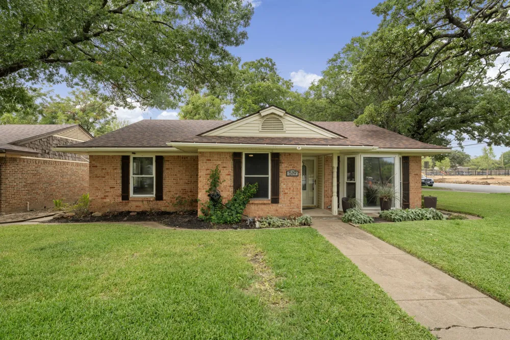 519 Staffordshire Drive Irving, TX 75061