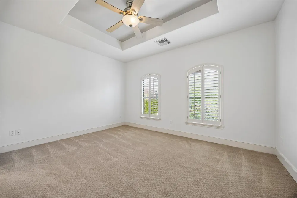 4523 Maple Street Bellaire, TX 77401