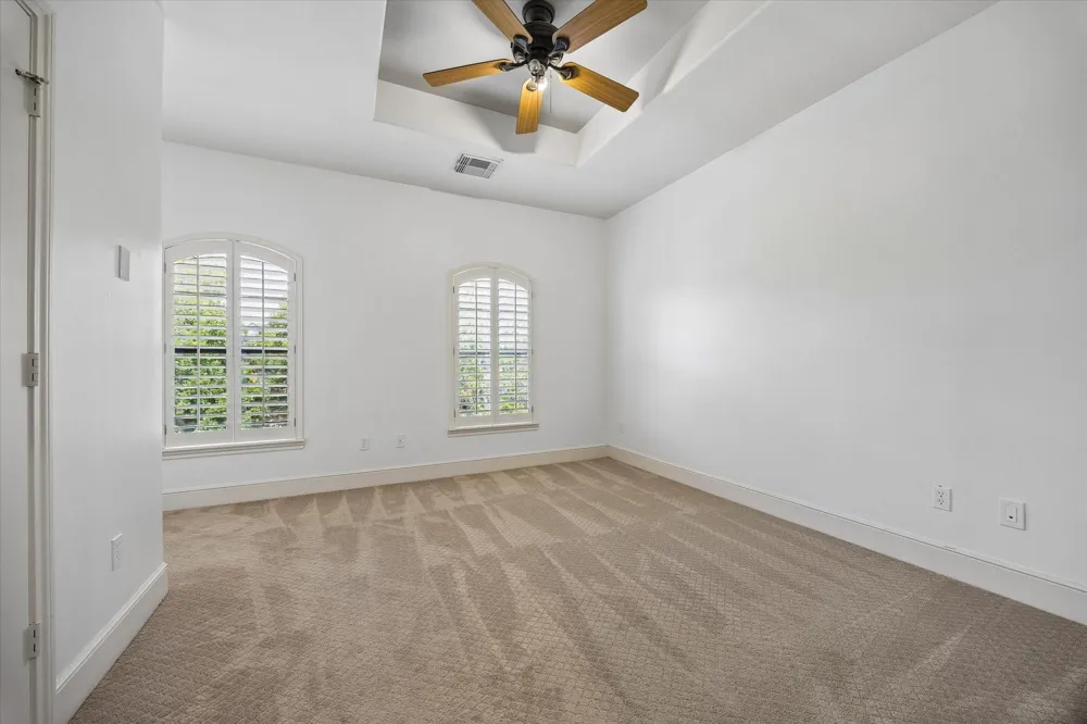 4523 Maple Street Bellaire, TX 77401
