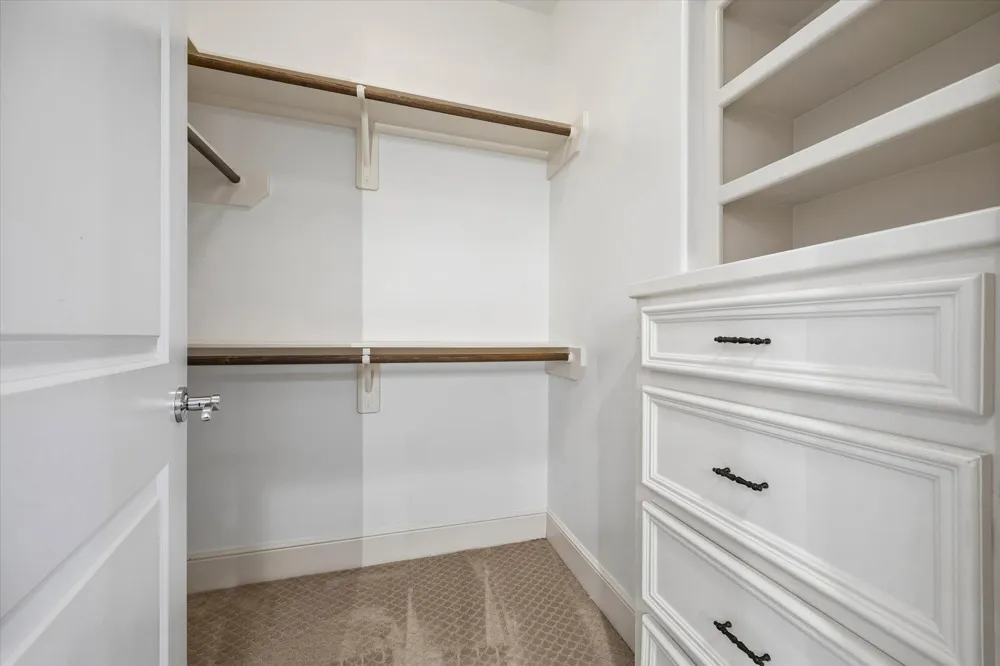 4523 Maple Street Bellaire, TX 77401