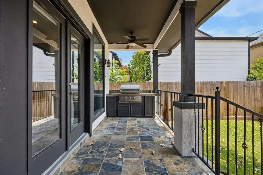 4523 Maple Street Bellaire, TX 77401