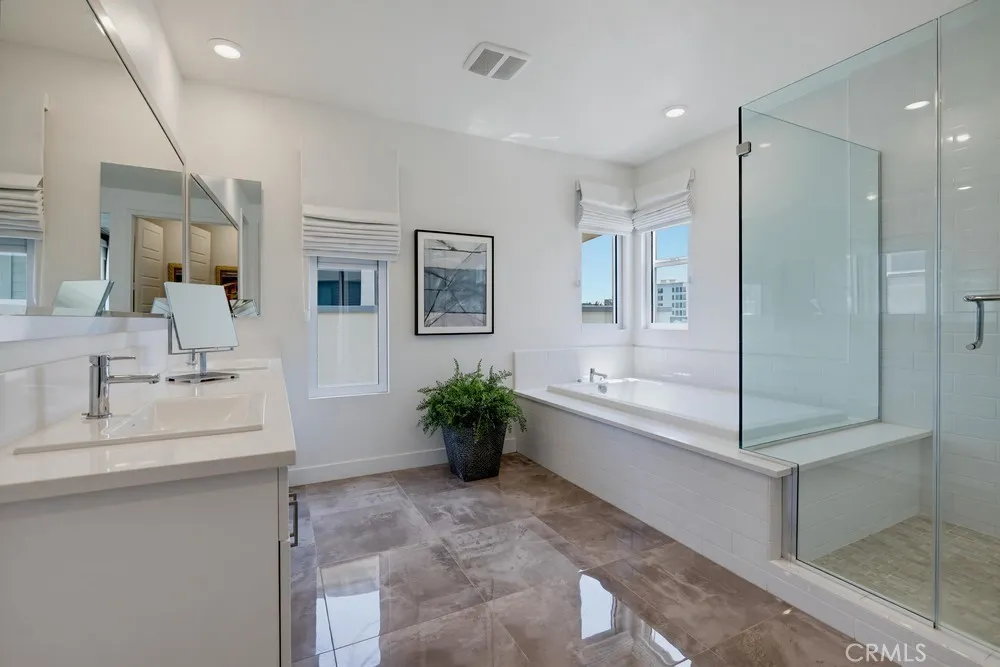 162 Bowery Irvine, CA 92612