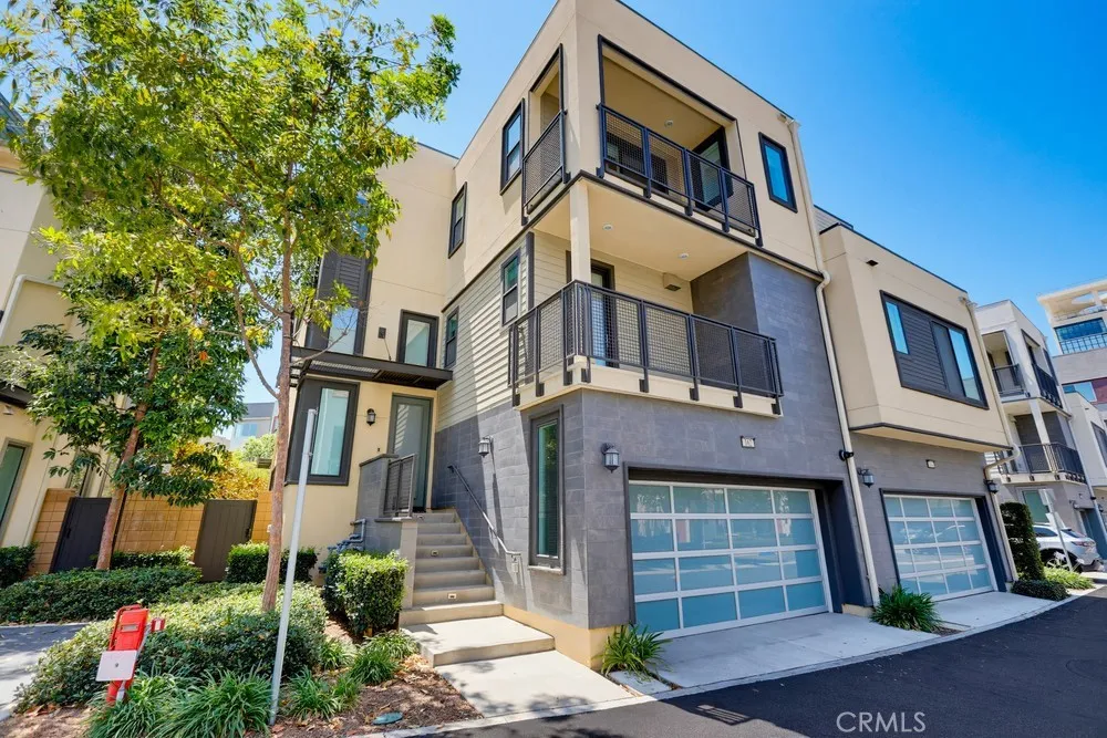 162 Bowery Irvine, CA 92612