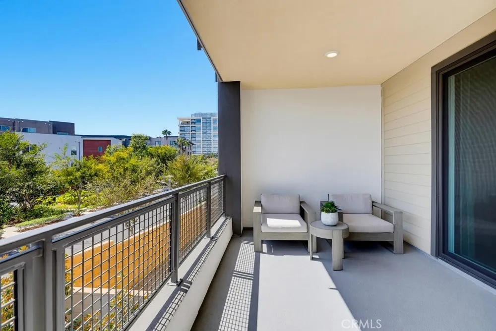 162 Bowery Irvine, CA 92612