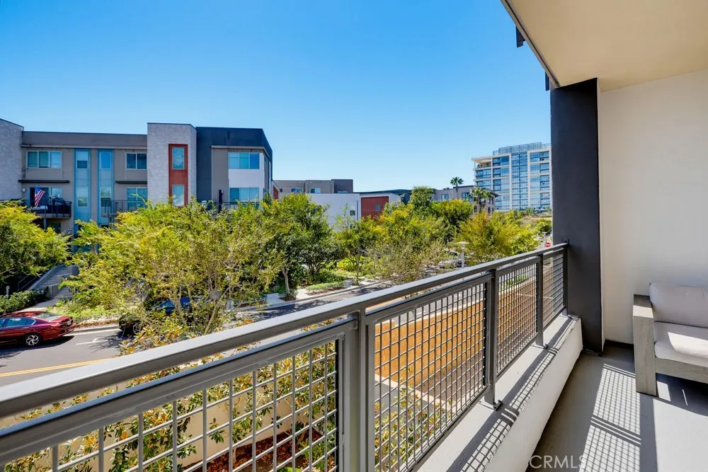 162 Bowery Irvine, CA 92612