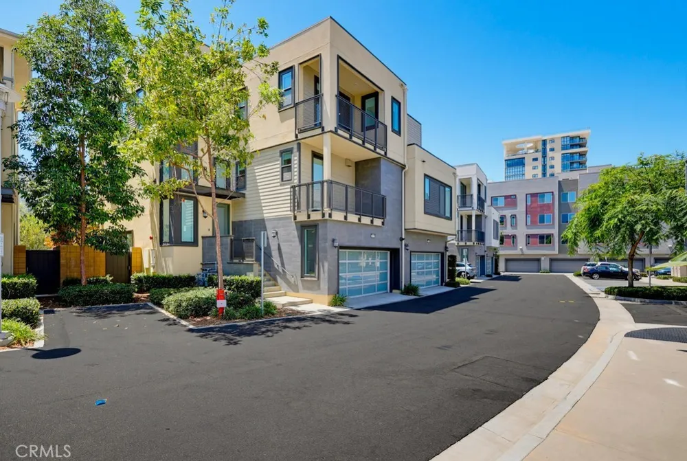 162 Bowery Irvine, CA 92612