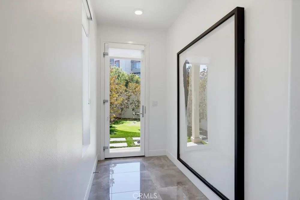 162 Bowery Irvine, CA 92612