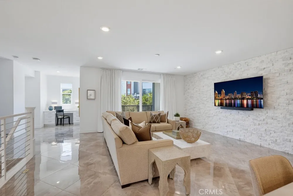 162 Bowery Irvine, CA 92612