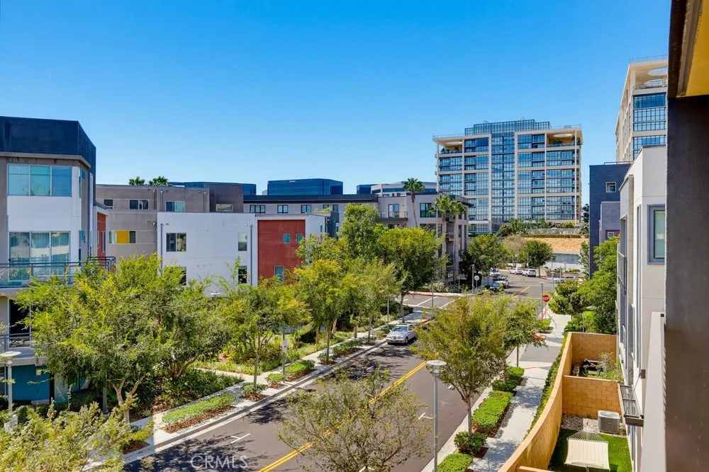 162 Bowery Irvine, CA 92612