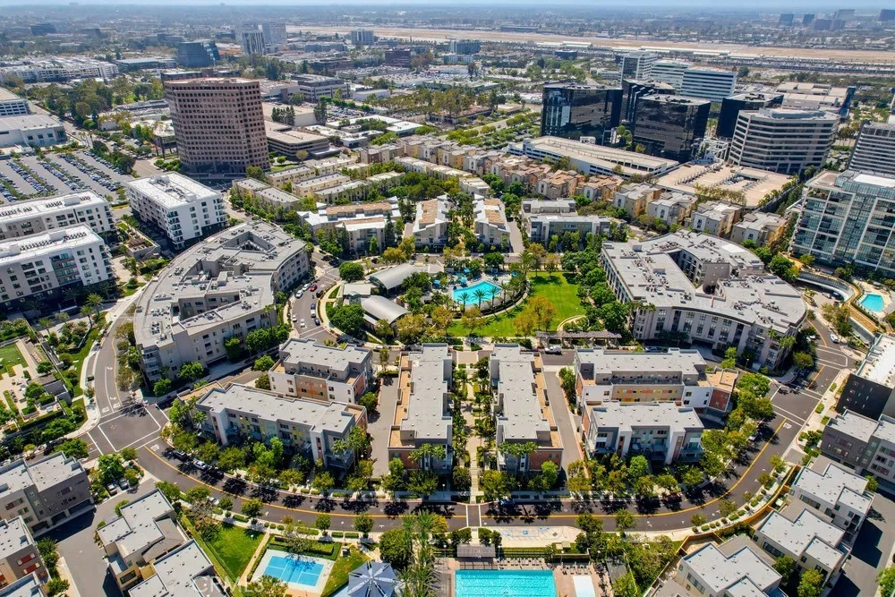 162 Bowery Irvine, CA 92612