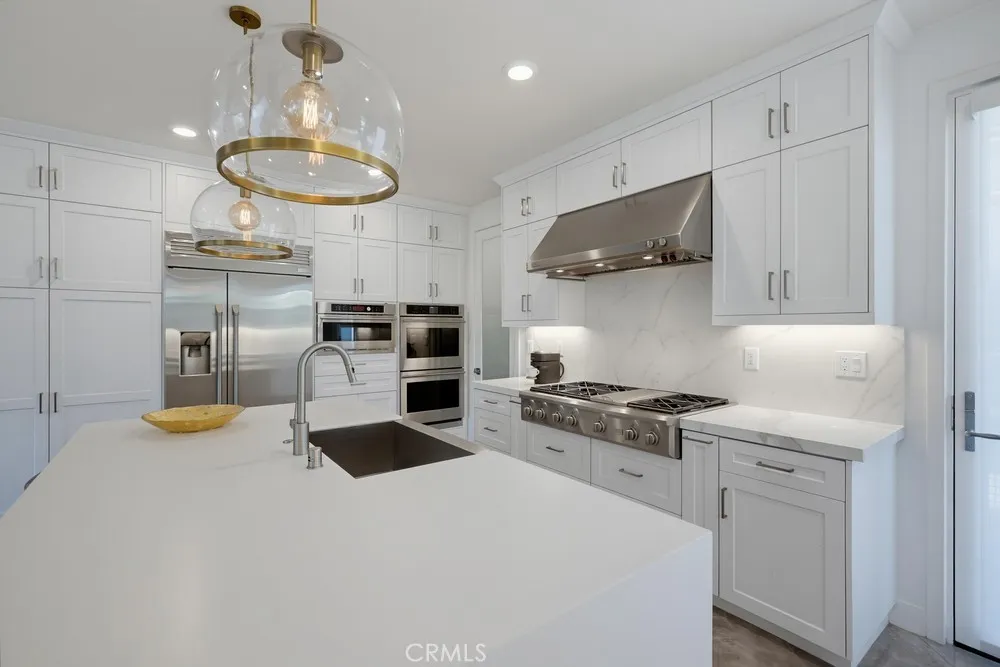 162 Bowery Irvine, CA 92612