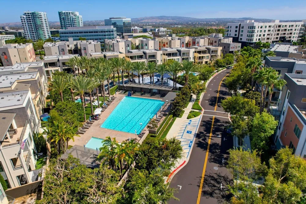 162 Bowery Irvine, CA 92612