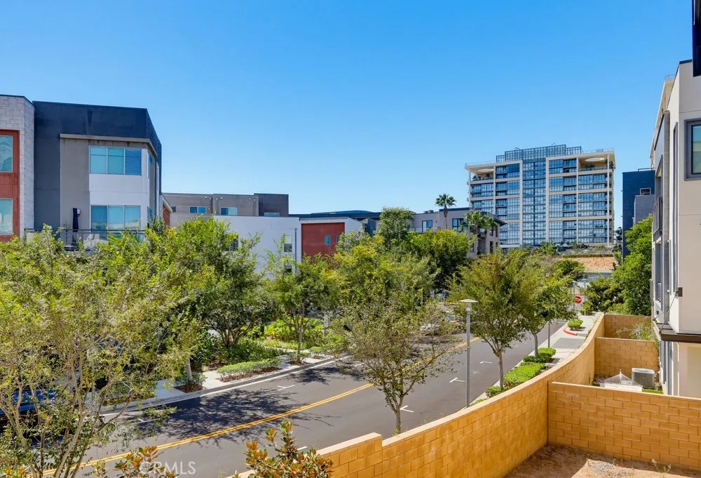 162 Bowery Irvine, CA 92612