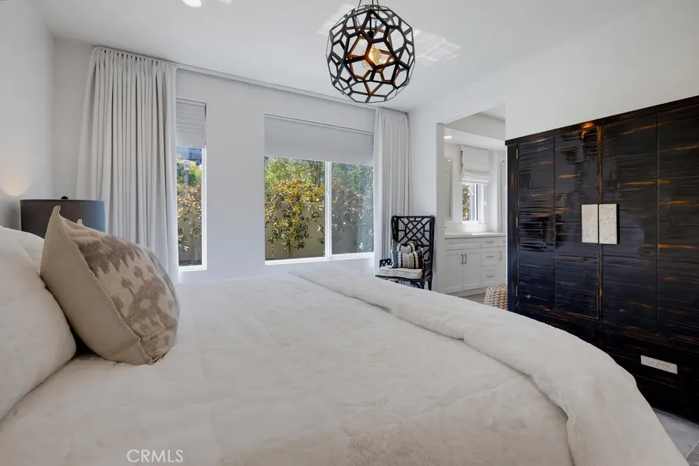 162 Bowery Irvine, CA 92612