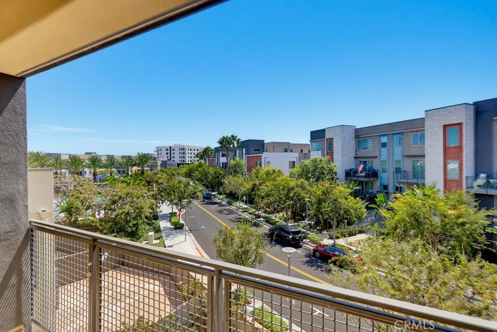 162 Bowery Irvine, CA 92612