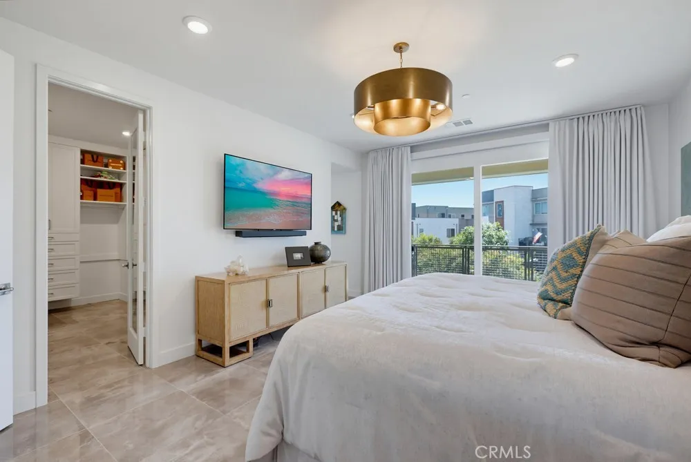 162 Bowery Irvine, CA 92612