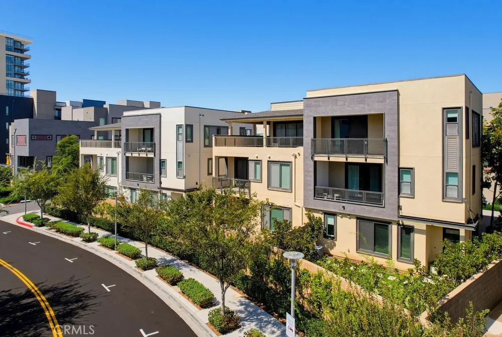 162 Bowery Irvine, CA 92612