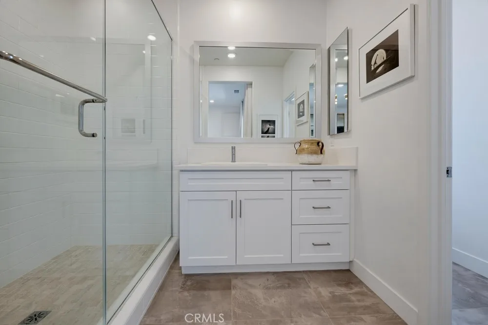 162 Bowery Irvine, CA 92612