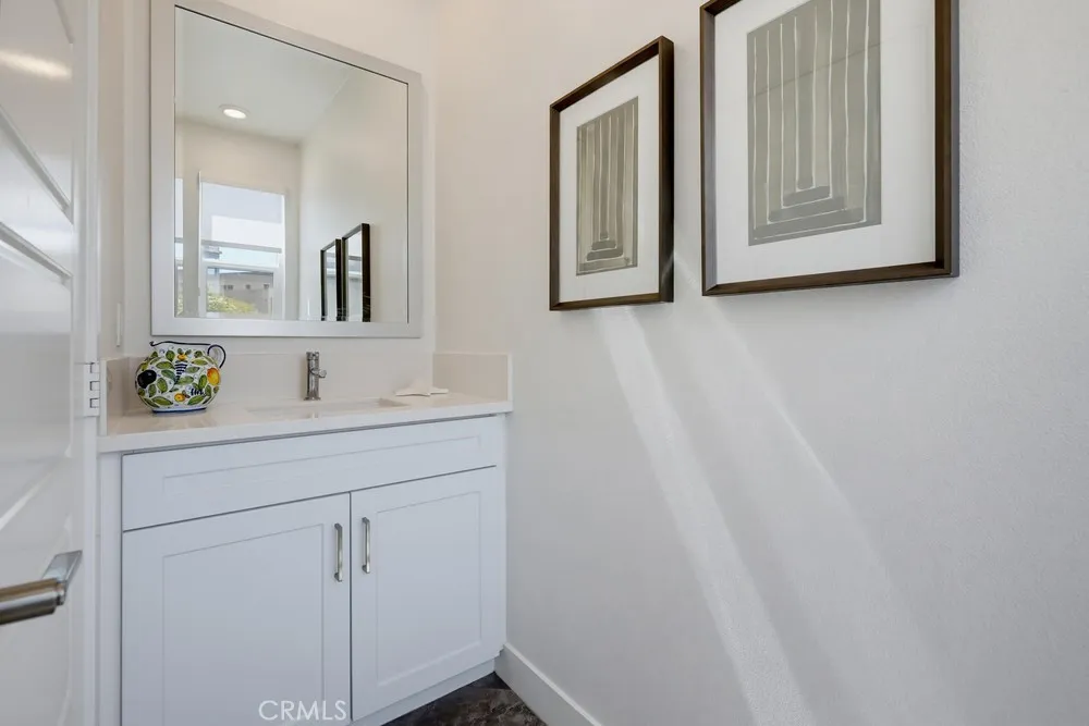 162 Bowery Irvine, CA 92612