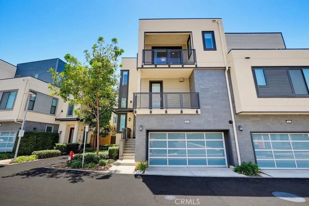 162 Bowery Irvine, CA 92612
