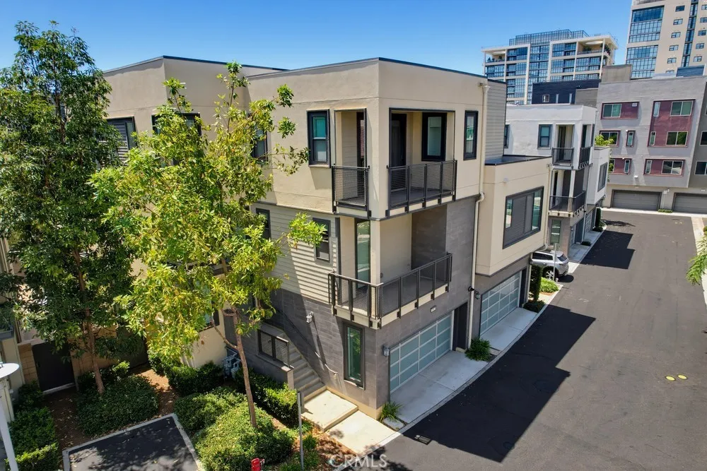 162 Bowery Irvine, CA 92612