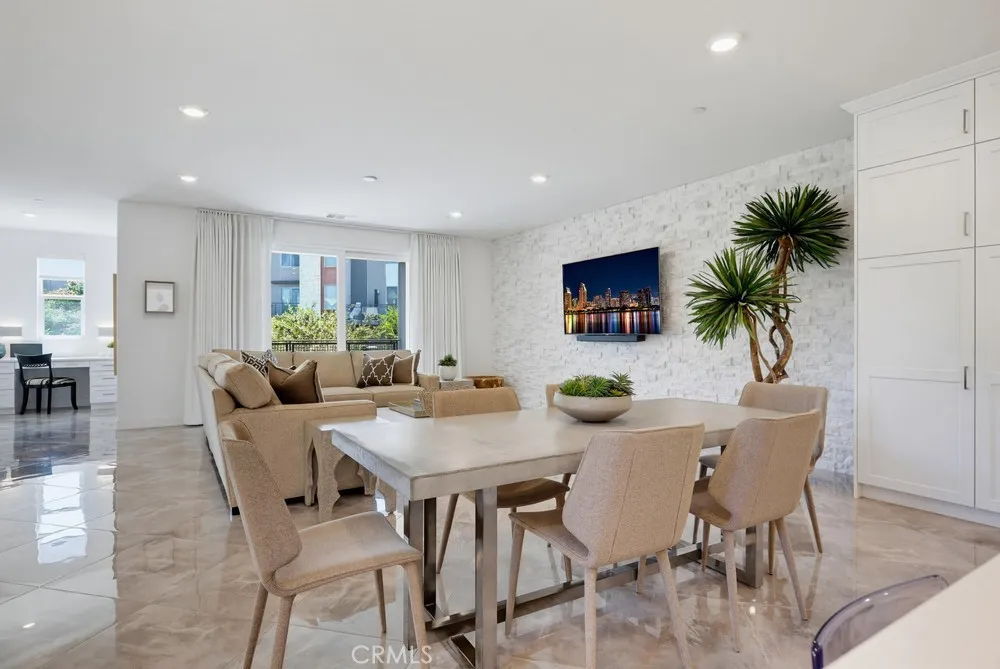 162 Bowery Irvine, CA 92612