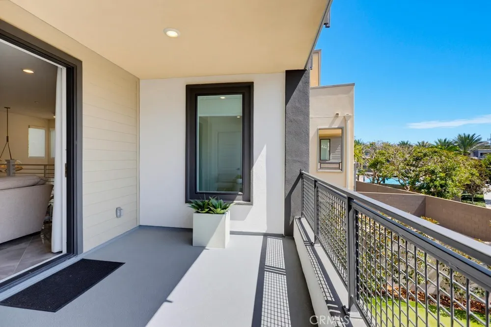 162 Bowery Irvine, CA 92612