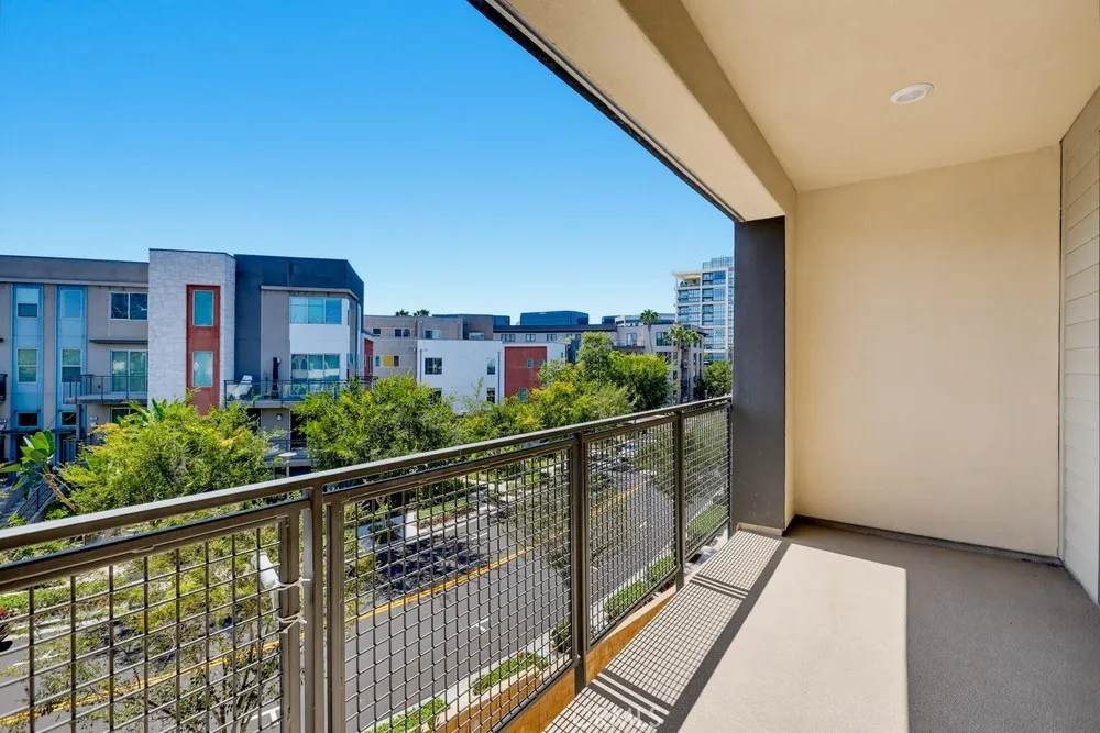 162 Bowery Irvine, CA 92612