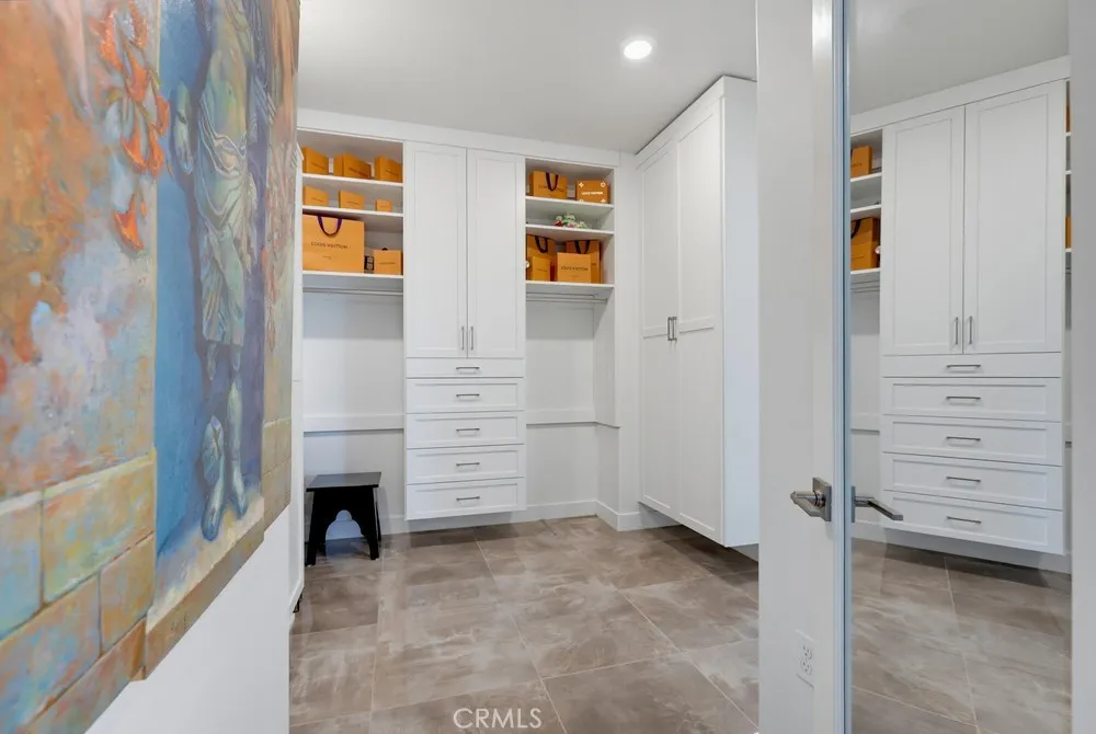162 Bowery Irvine, CA 92612