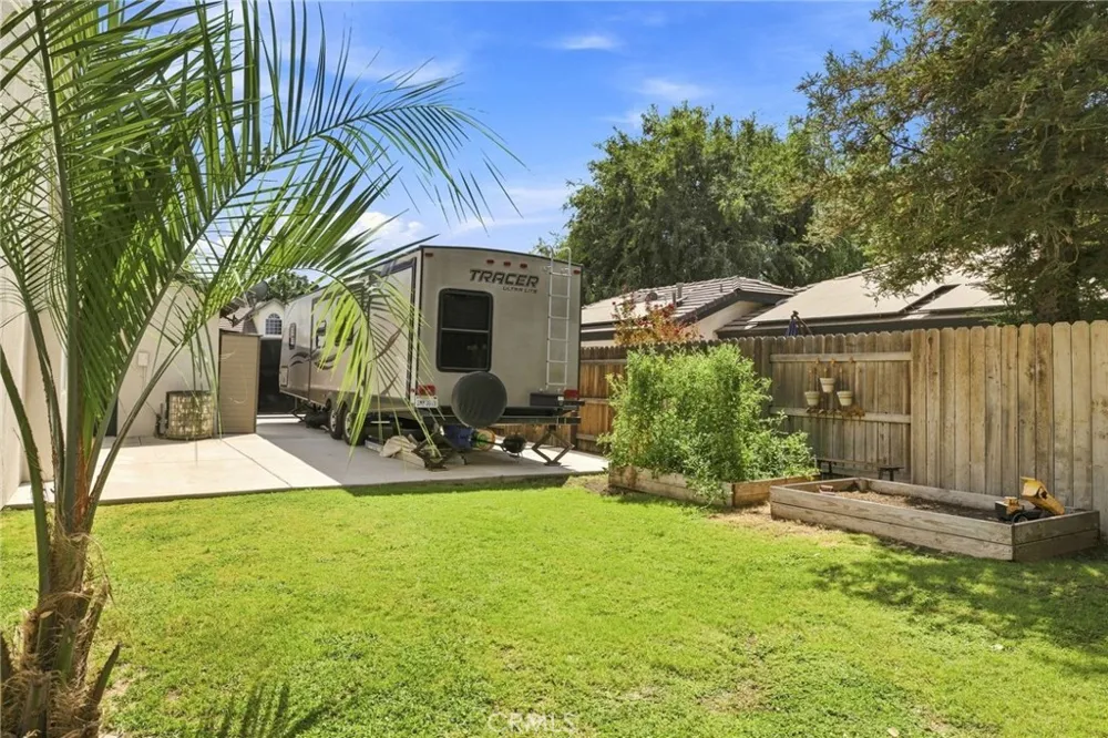 15618 Clarisse Street Bakersfield, CA 93314