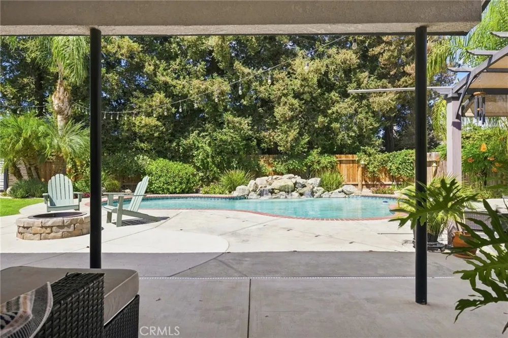 15618 Clarisse Street Bakersfield, CA 93314