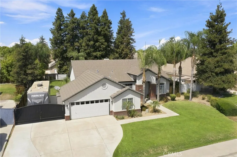 15618 Clarisse Street Bakersfield, CA 93314