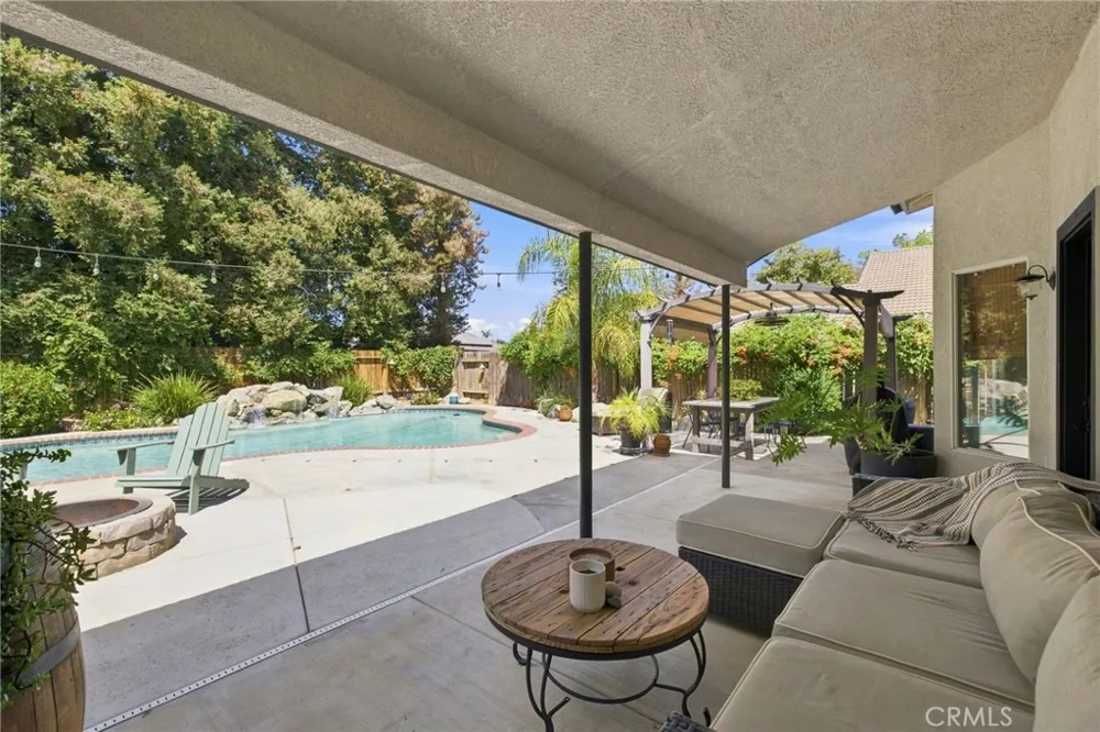15618 Clarisse Street Bakersfield, CA 93314