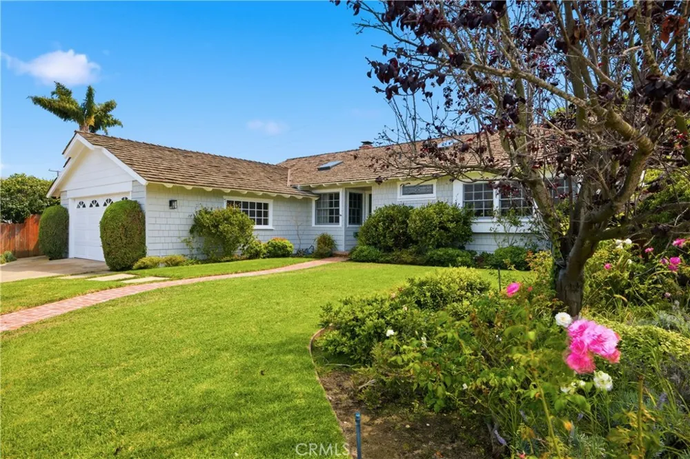 416 Via Los Miradores Torrance, CA 90277