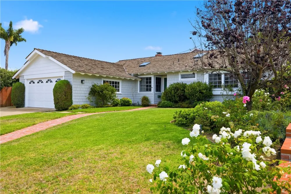 416 Via Los Miradores Torrance, CA 90277