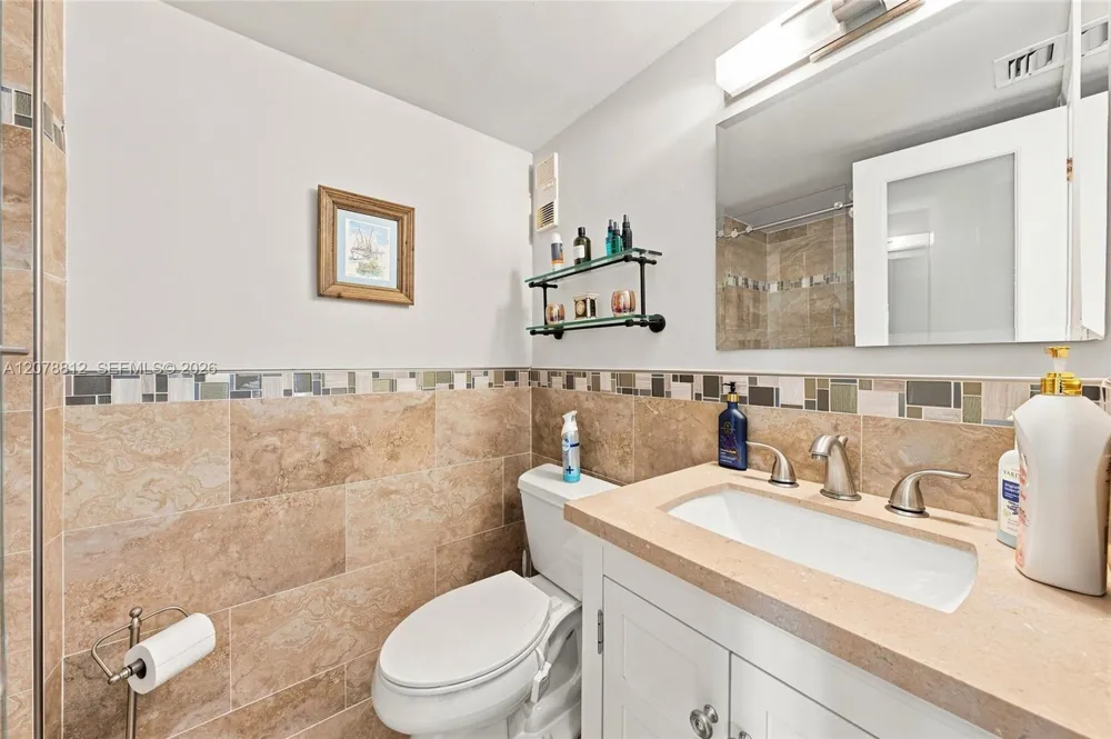 3940 Inverrary Blvd #601-A Lauderhill, FL 33319
