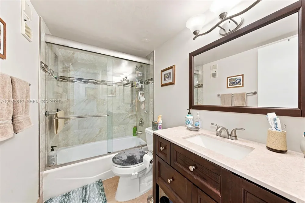 3940 Inverrary Blvd #601-A Lauderhill, FL 33319