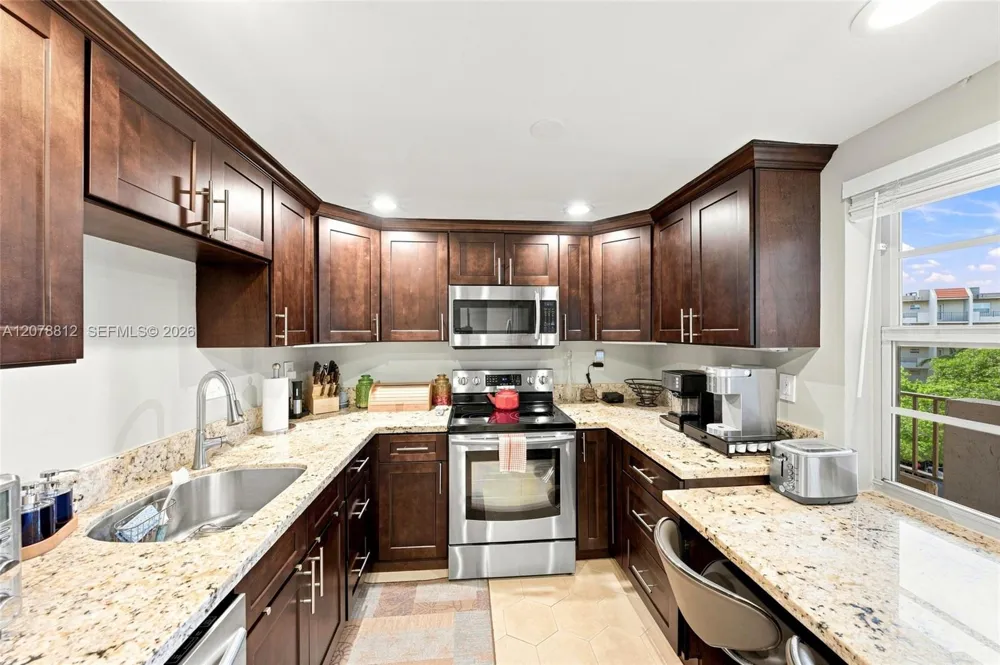 3940 Inverrary Blvd #601-A Lauderhill, FL 33319