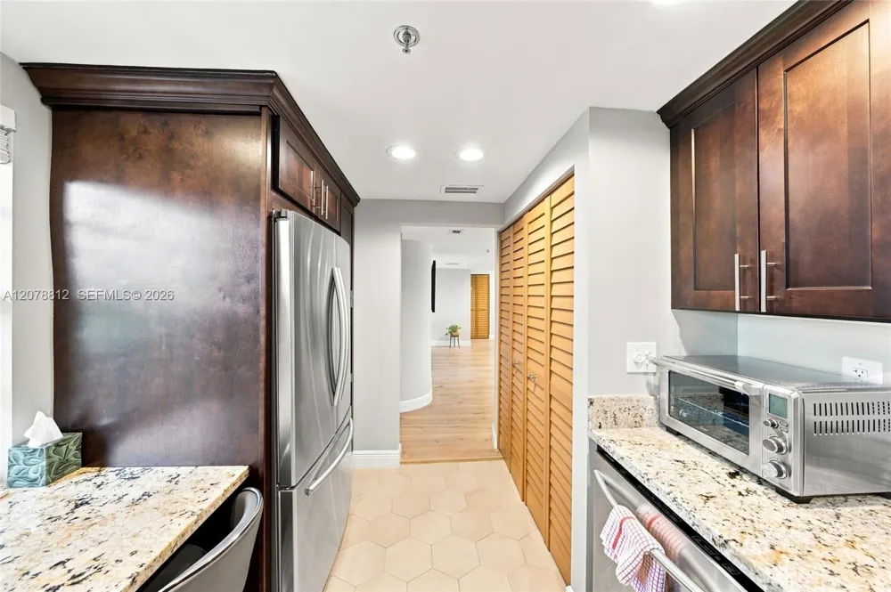 3940 Inverrary Blvd #601-A Lauderhill, FL 33319
