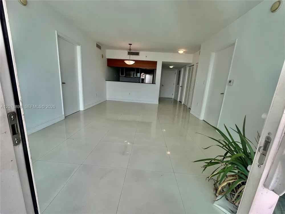 1800 Bayshore Dr #3710 Miami, FL 33132