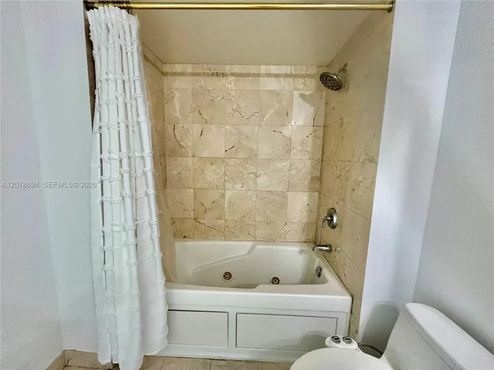 1800 Bayshore Dr #3710 Miami, FL 33132
