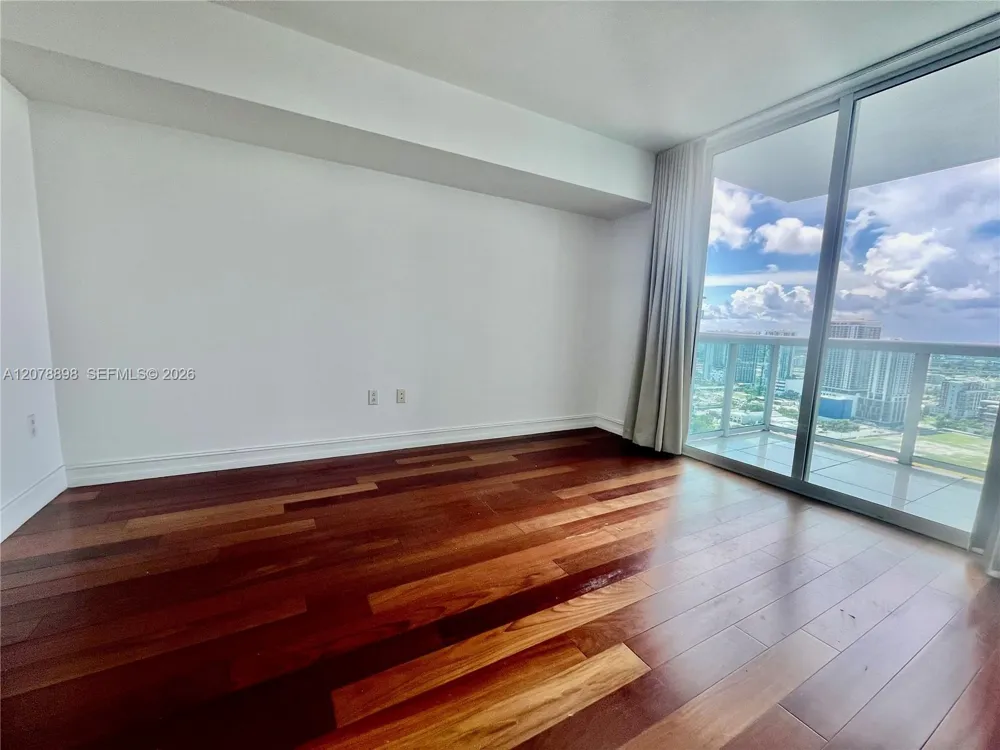 1800 Bayshore Dr #3710 Miami, FL 33132