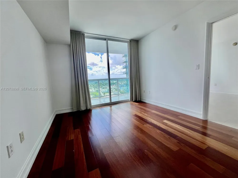 1800 Bayshore Dr #3710 Miami, FL 33132