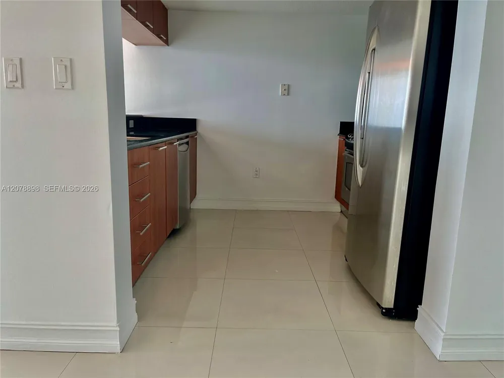 1800 Bayshore Dr #3710 Miami, FL 33132
