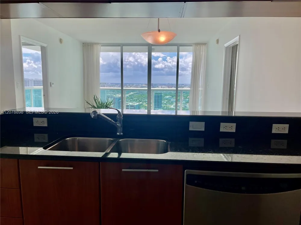 1800 Bayshore Dr #3710 Miami, FL 33132
