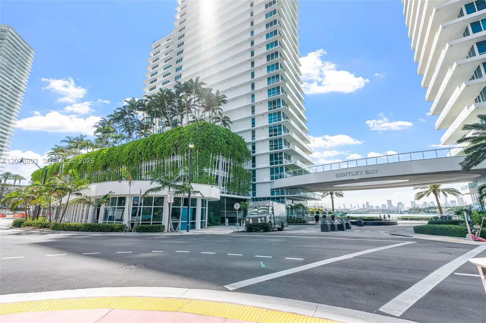 520 West Ave #1604 Miami Beach, FL 33139