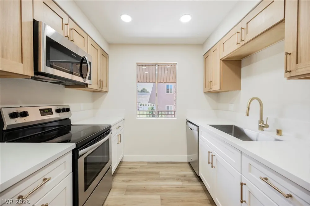 5295 Indian River Drive #312 Las Vegas, NV 89103