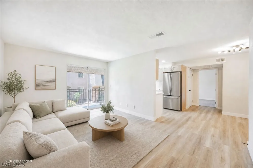 5295 Indian River Drive #312 Las Vegas, NV 89103