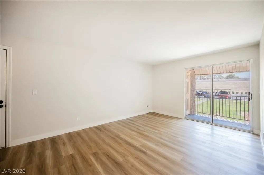5295 Indian River Drive #312 Las Vegas, NV 89103