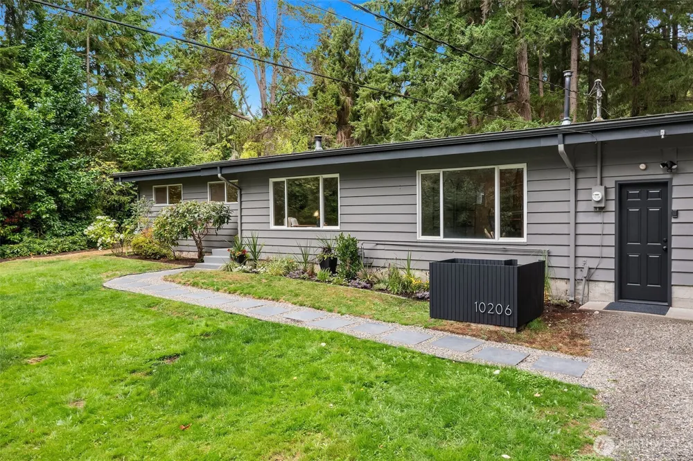 10206 SW Quartermaster Drive Vashon, WA 98070